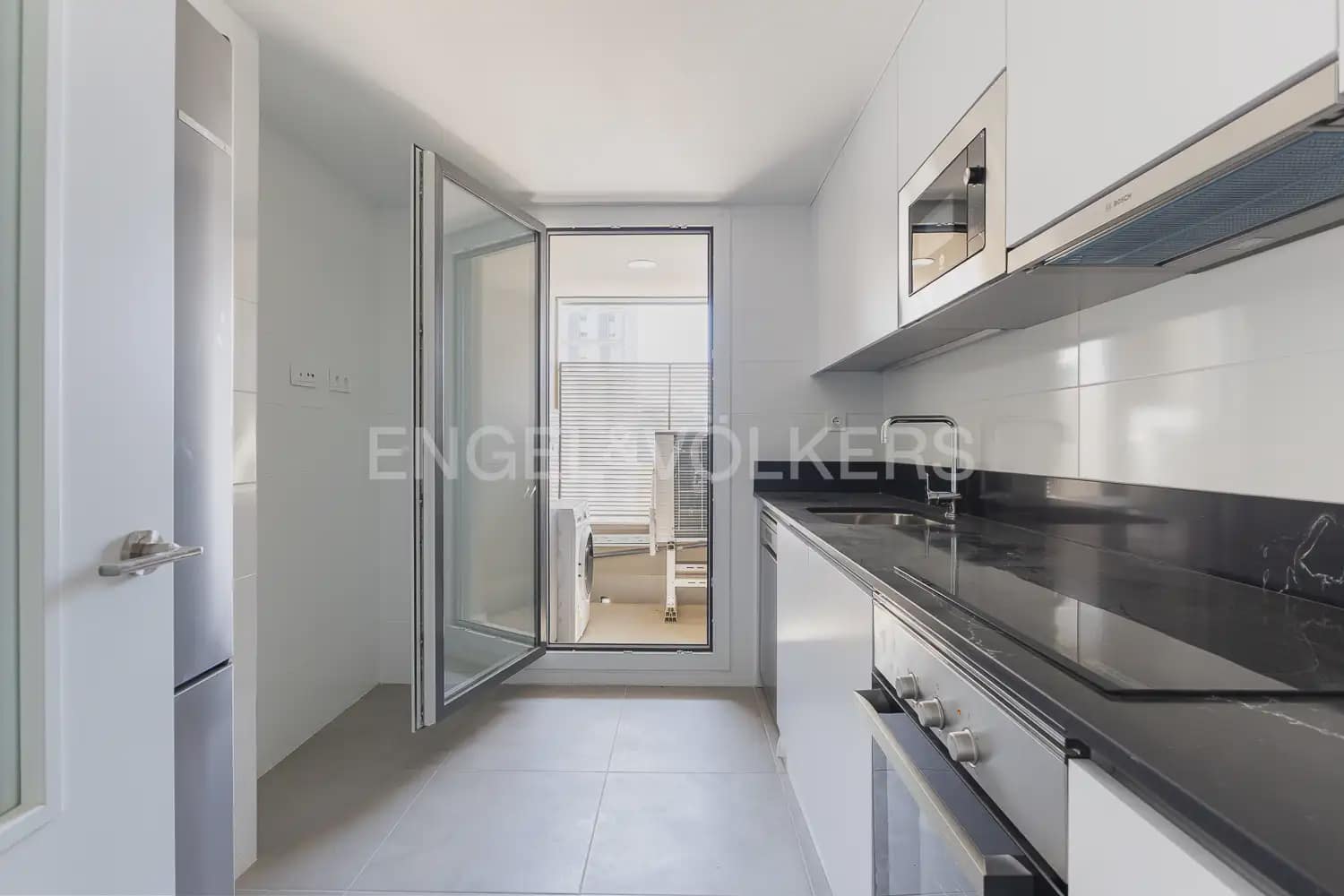3 soveværelse Lejlighed til leje i Valencia by med swimmingpool garage - € 1.800 (Ref: 10138757)
