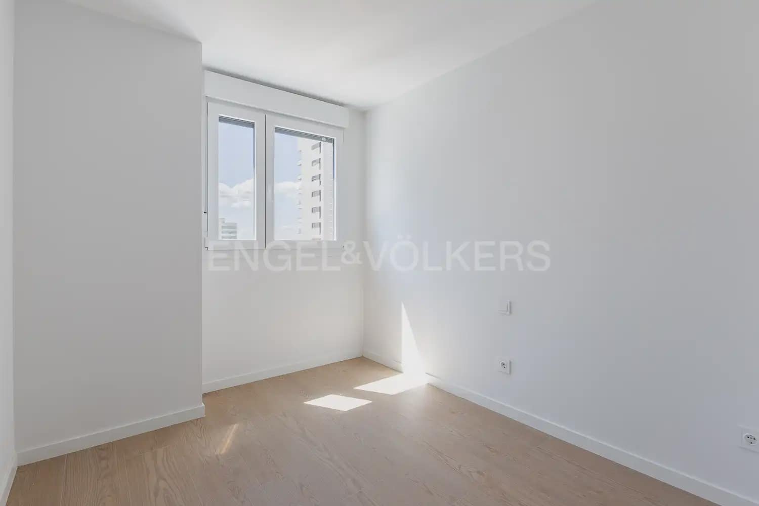 3 soveværelse Lejlighed til leje i Valencia by med swimmingpool garage - € 1.800 (Ref: 10138757)