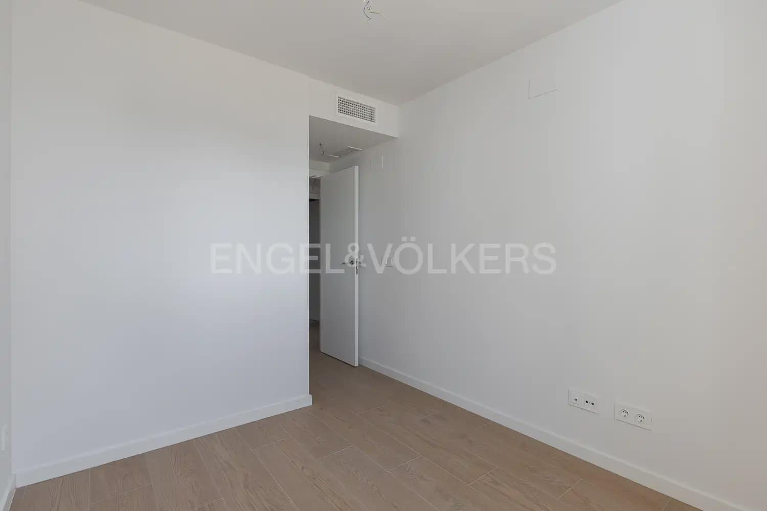 3 soveværelse Lejlighed til leje i Valencia by med swimmingpool garage - € 1.800 (Ref: 10138757)