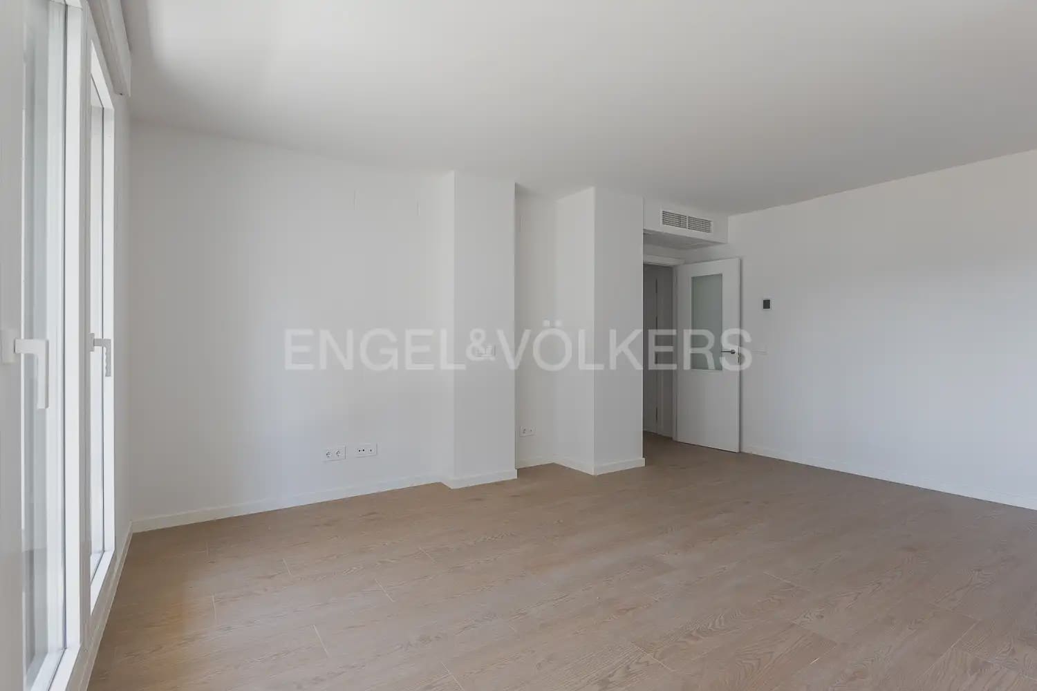 3 soveværelse Lejlighed til leje i Valencia by med swimmingpool garage - € 1.800 (Ref: 10138757)
