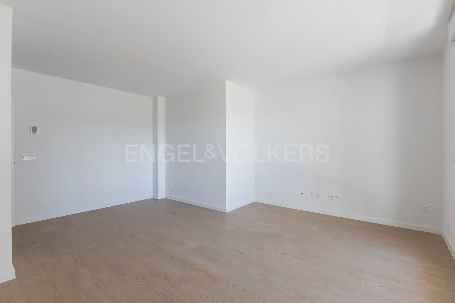 3 soveværelse Lejlighed til leje i Valencia by med swimmingpool garage - € 1.800 (Ref: 10138757)