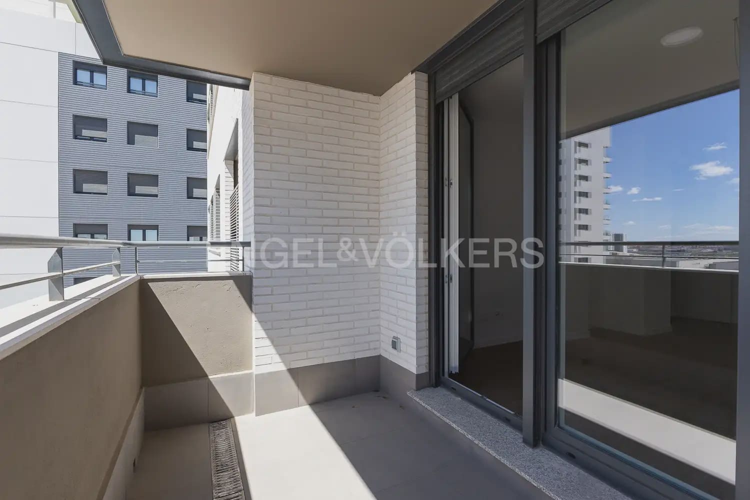 3 soveværelse Lejlighed til leje i Valencia by med swimmingpool garage - € 1.800 (Ref: 10138757)