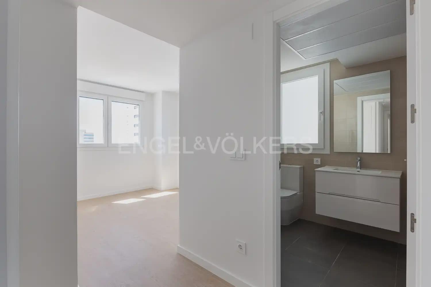 3 soveværelse Lejlighed til leje i Valencia by med swimmingpool garage - € 1.800 (Ref: 10138757)