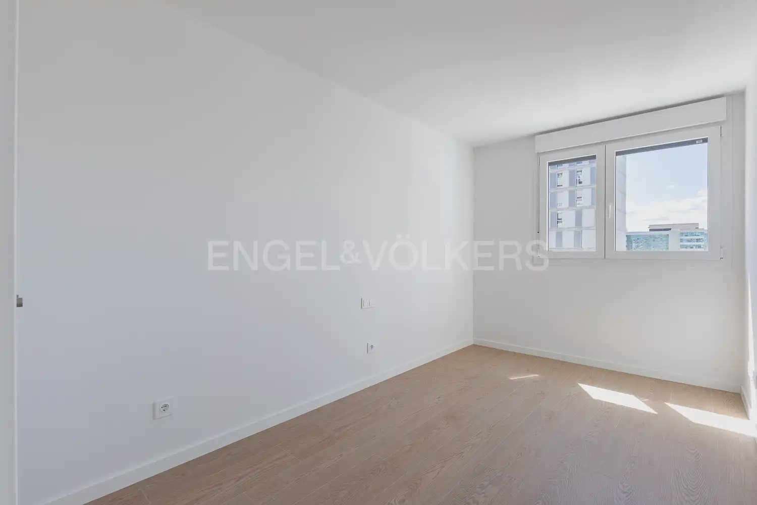 3 soveværelse Lejlighed til leje i Valencia by med swimmingpool garage - € 1.800 (Ref: 10138757)