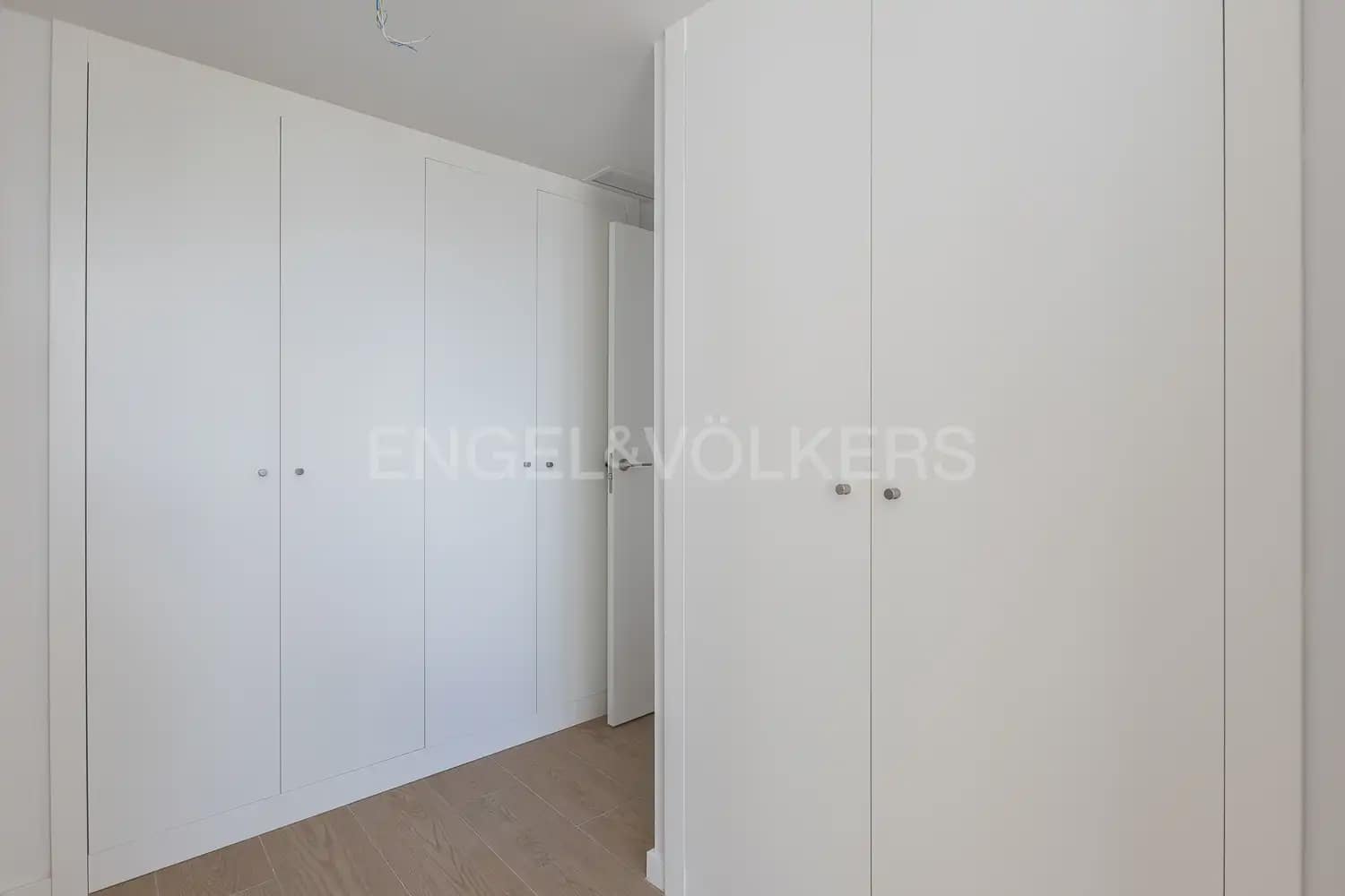 3 soveværelse Lejlighed til leje i Valencia by med swimmingpool garage - € 1.800 (Ref: 10138757)