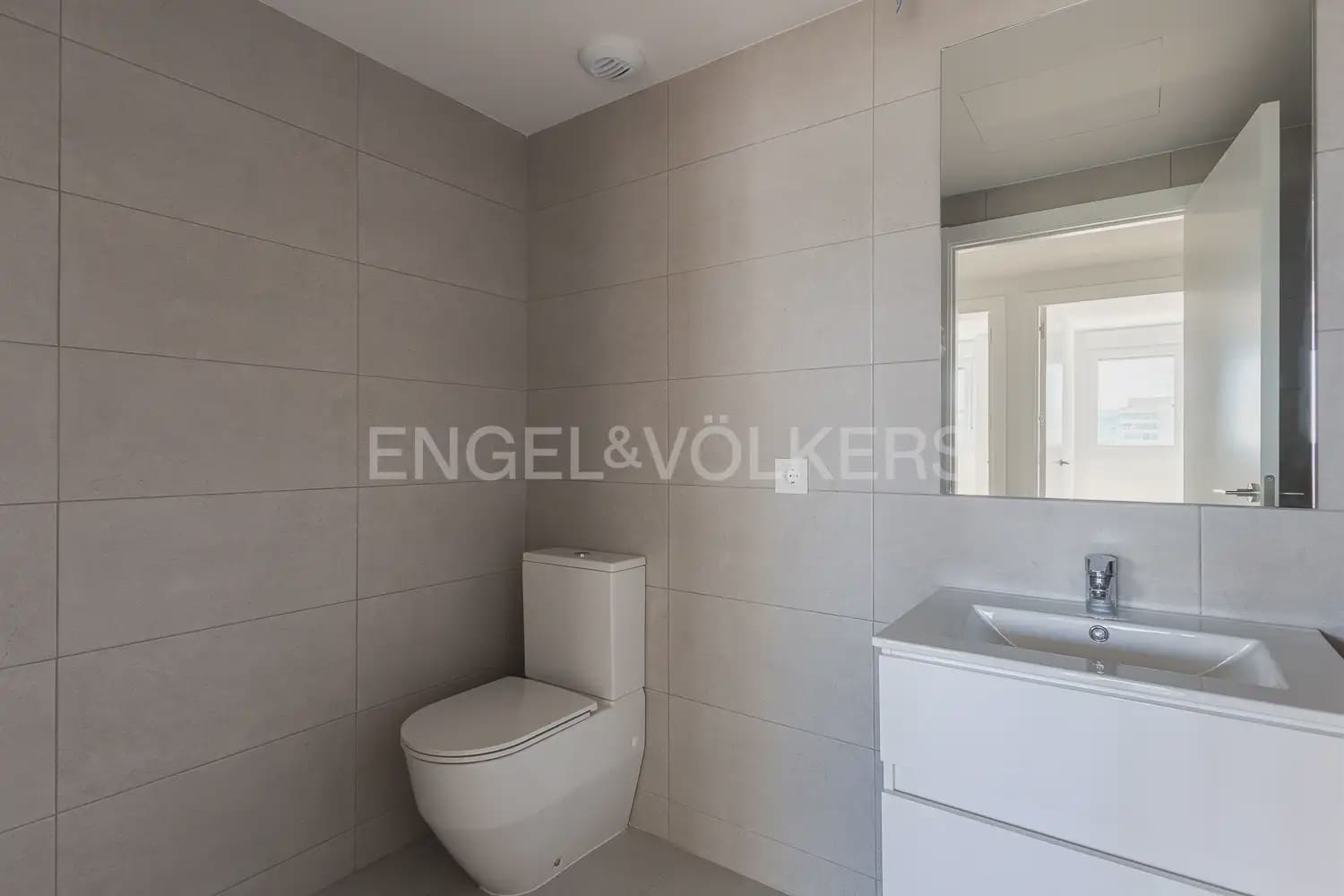 3 soveværelse Lejlighed til leje i Valencia by med swimmingpool garage - € 1.800 (Ref: 10138757)