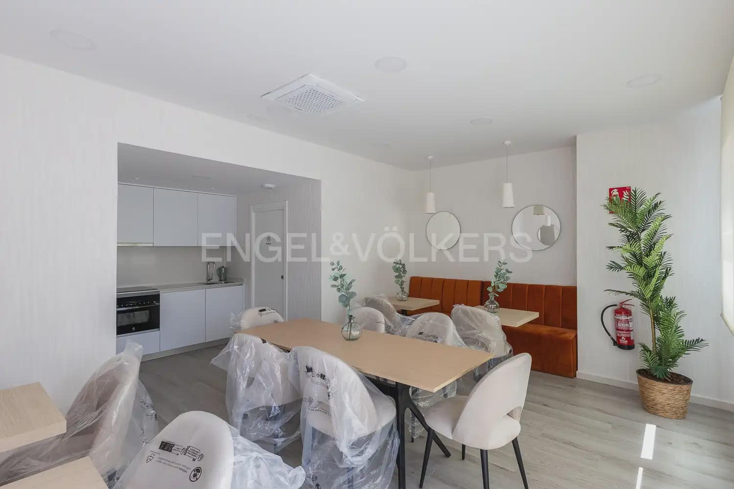 3 soveværelse Lejlighed til leje i Valencia by med swimmingpool garage - € 1.800 (Ref: 10138757)