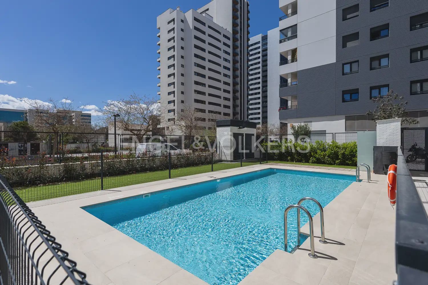 3 soveværelse Lejlighed til leje i Valencia by med swimmingpool garage - € 1.800 (Ref: 10138757)
