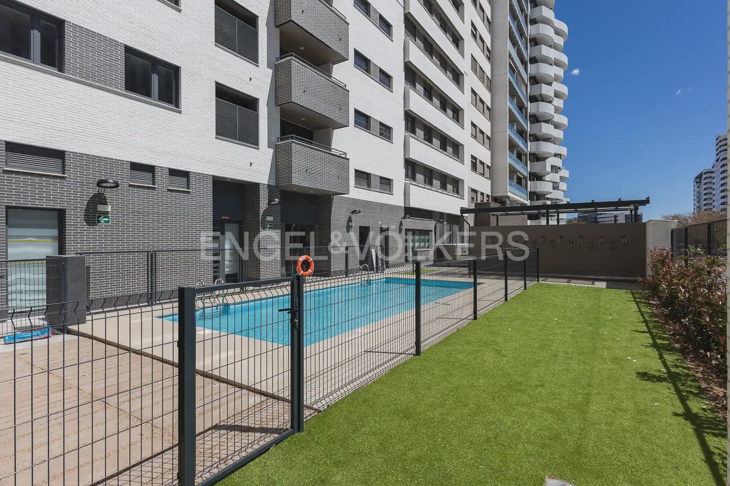 3 soveværelse Lejlighed til leje i Valencia by med swimmingpool garage - € 1.800 (Ref: 10138757)