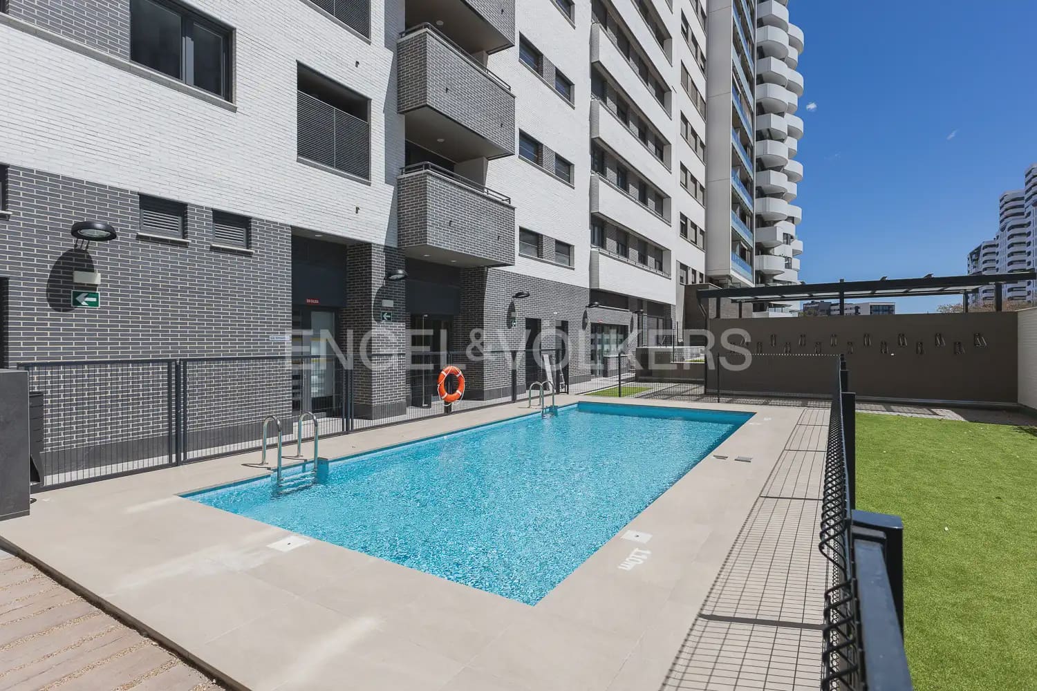 3 soveværelse Lejlighed til leje i Valencia by med swimmingpool garage - € 1.800 (Ref: 10138757)