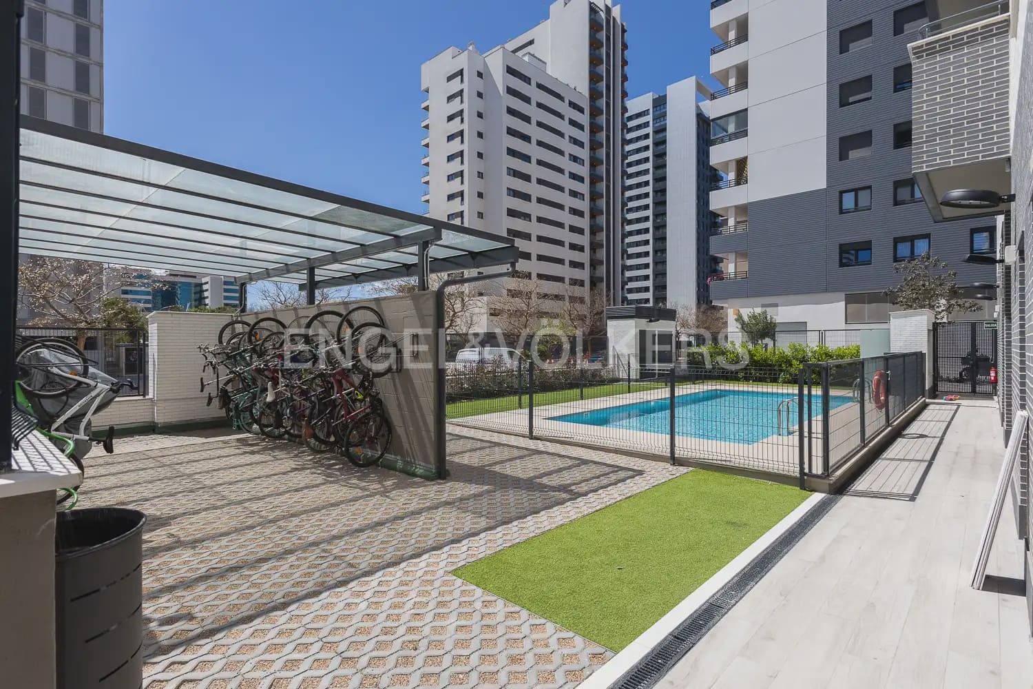 3 soveværelse Lejlighed til leje i Valencia by med swimmingpool garage - € 1.800 (Ref: 10138757)