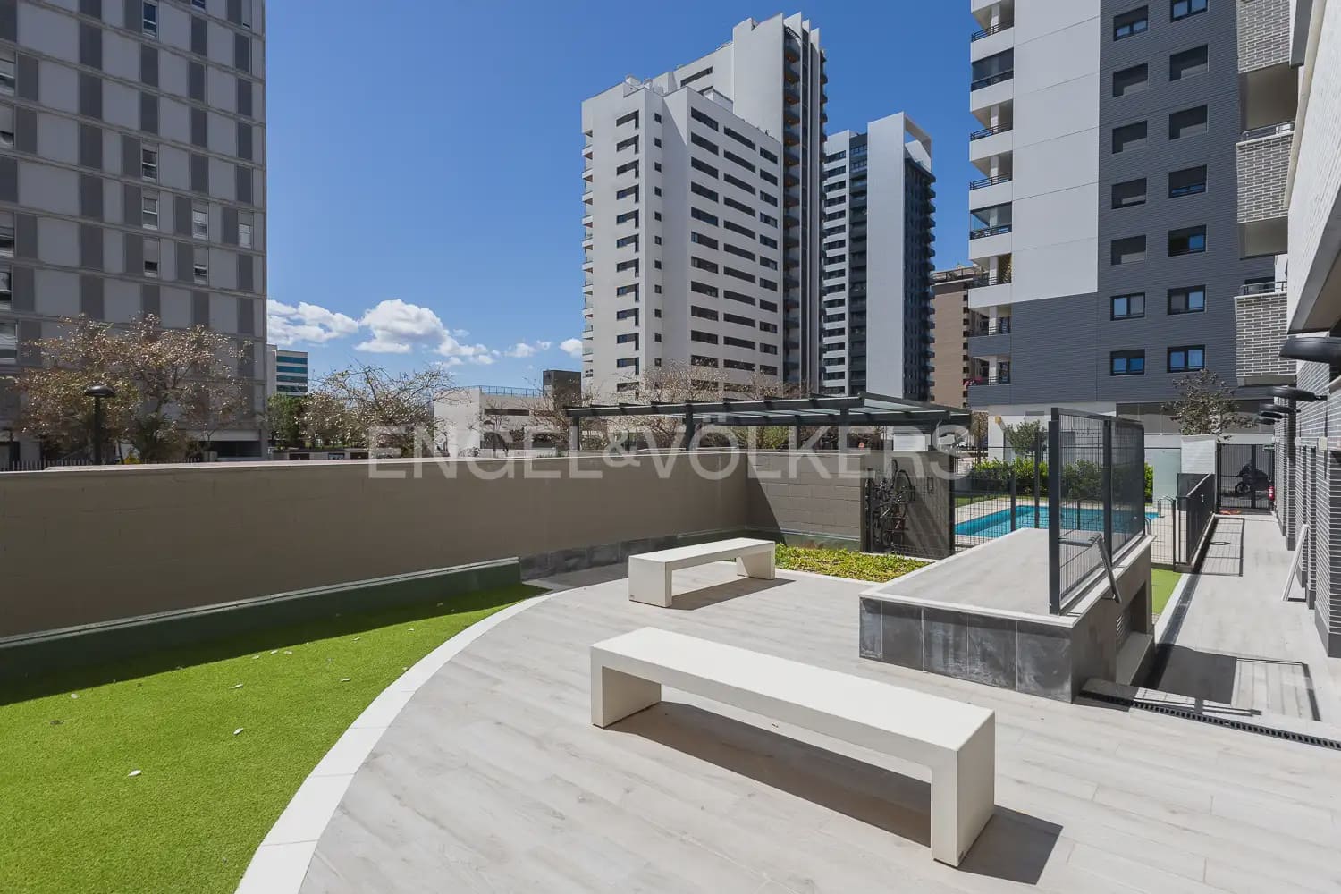 3 soveværelse Lejlighed til leje i Valencia by med swimmingpool garage - € 1.800 (Ref: 10138757)
