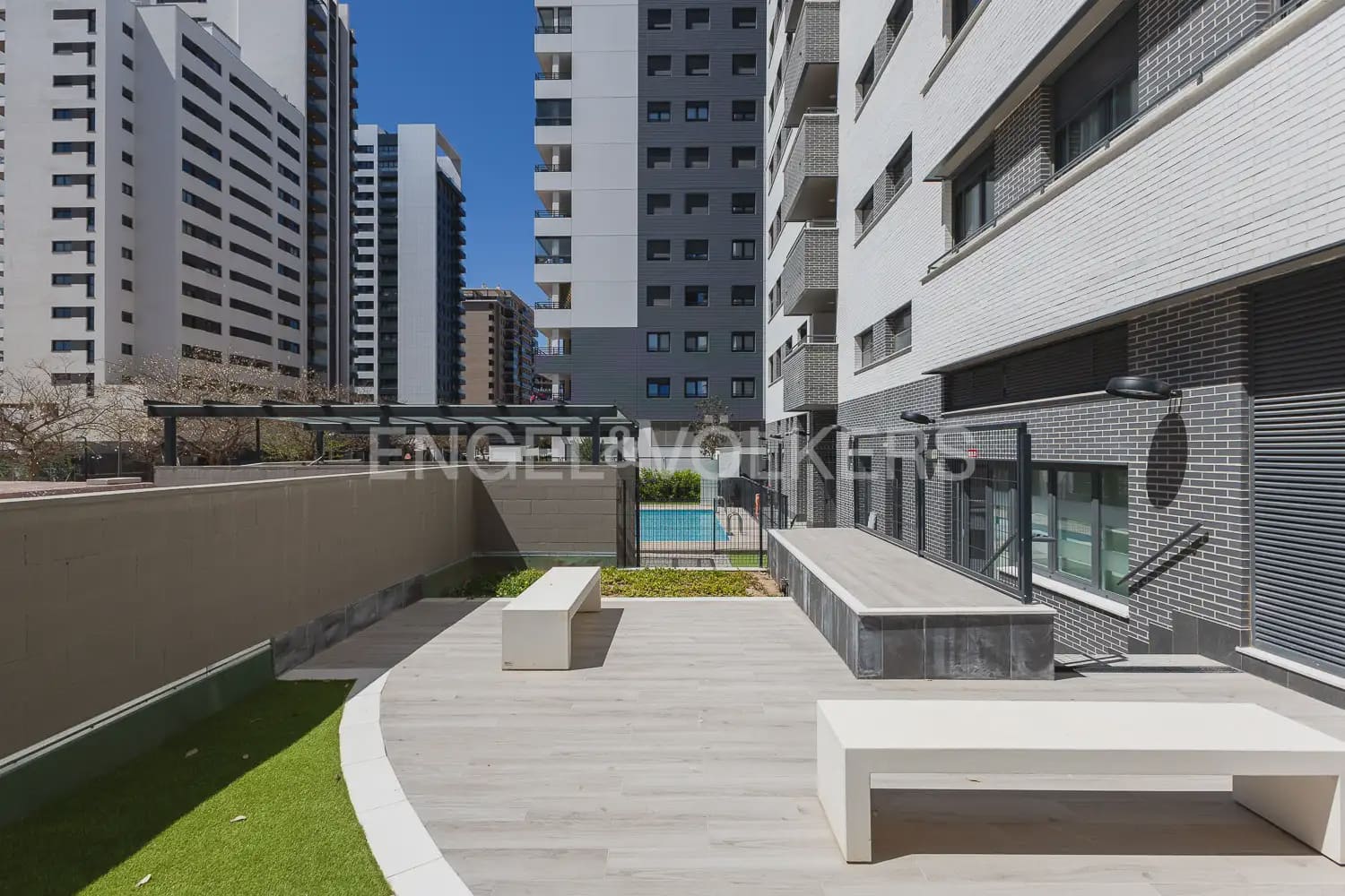 3 soveværelse Lejlighed til leje i Valencia by med swimmingpool garage - € 1.800 (Ref: 10138757)