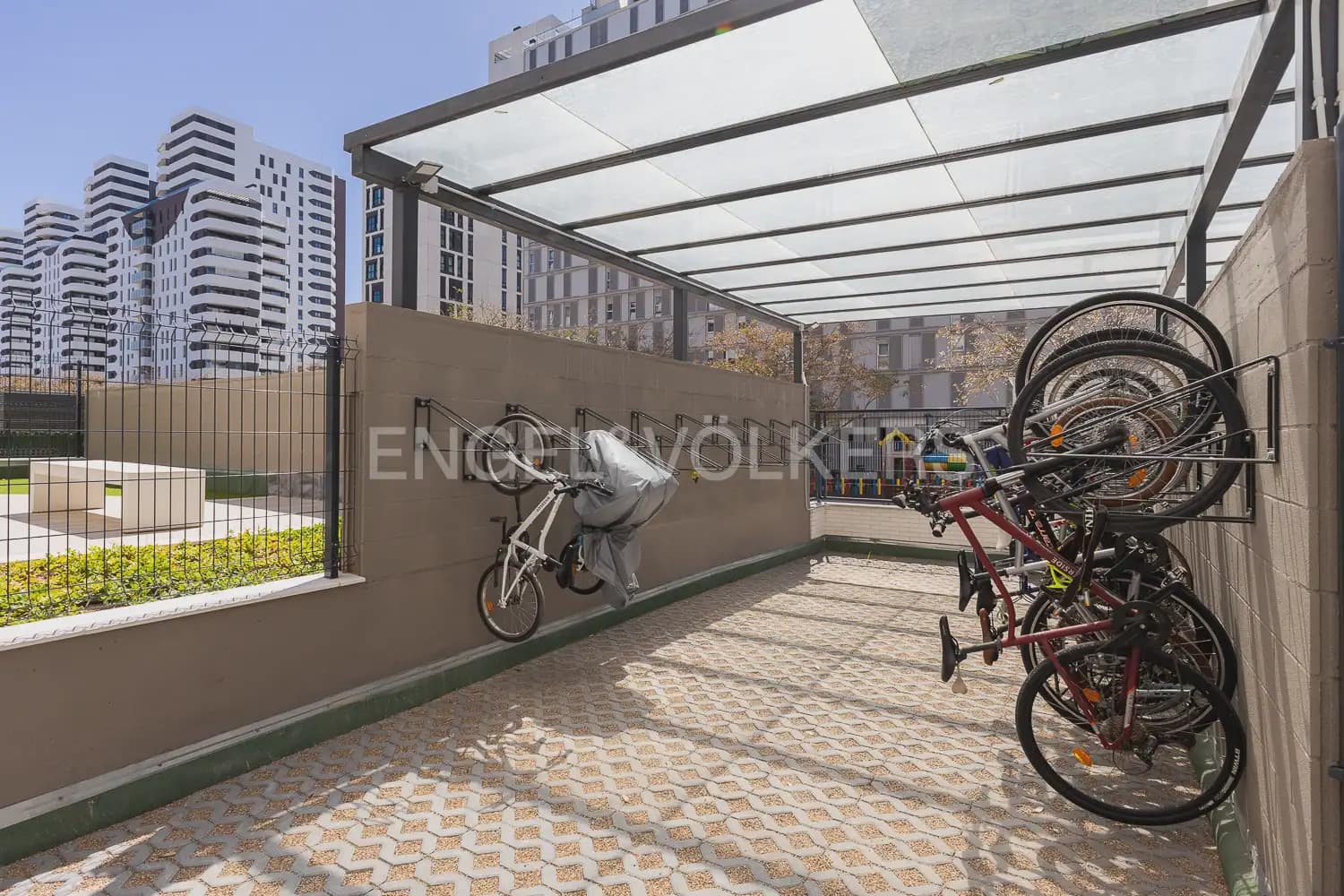 3 soveværelse Lejlighed til leje i Valencia by med swimmingpool garage - € 1.800 (Ref: 10138757)