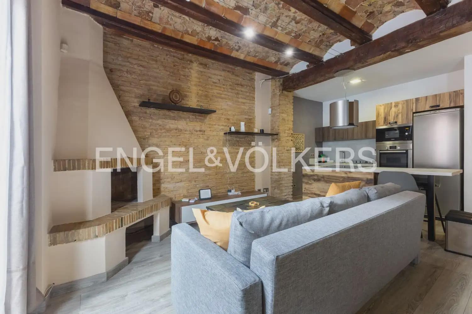 2 bedroom Flat for rent in Valencia city - € 1,800 (Ref: 10138758)