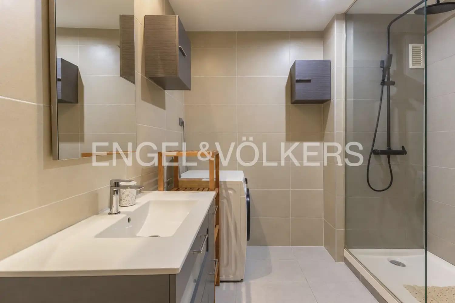 2 bedroom Flat for rent in Valencia city - € 1,800 (Ref: 10138758)