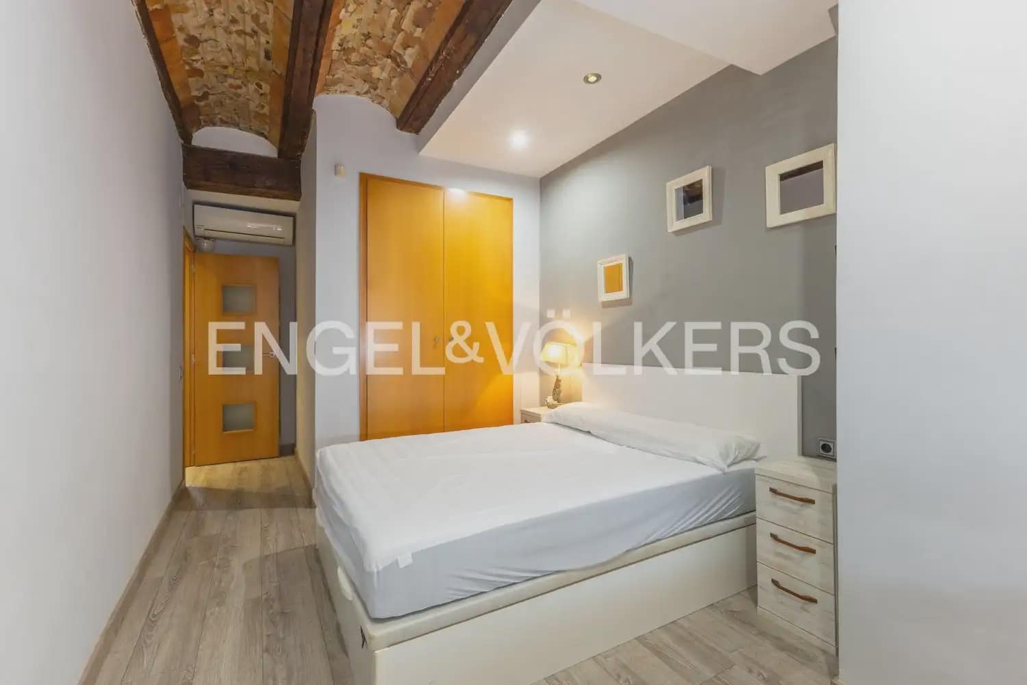 2 bedroom Flat for rent in Valencia city - € 1,800 (Ref: 10138758)