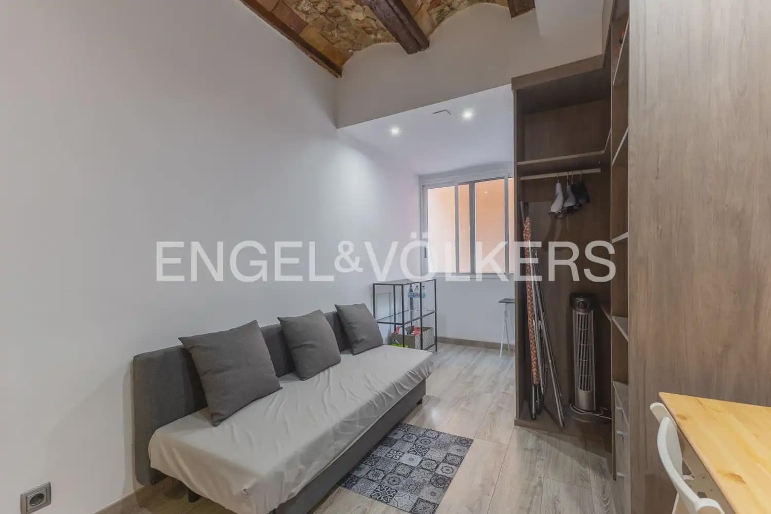 2 bedroom Flat for rent in Valencia city - € 1,800 (Ref: 10138758)