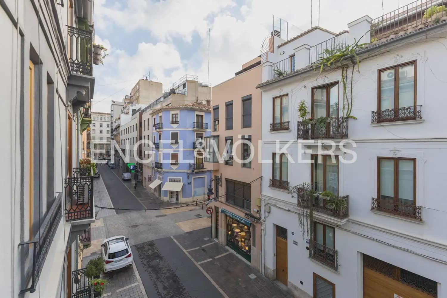 2 bedroom Flat for rent in Valencia city - € 1,800 (Ref: 10138758)