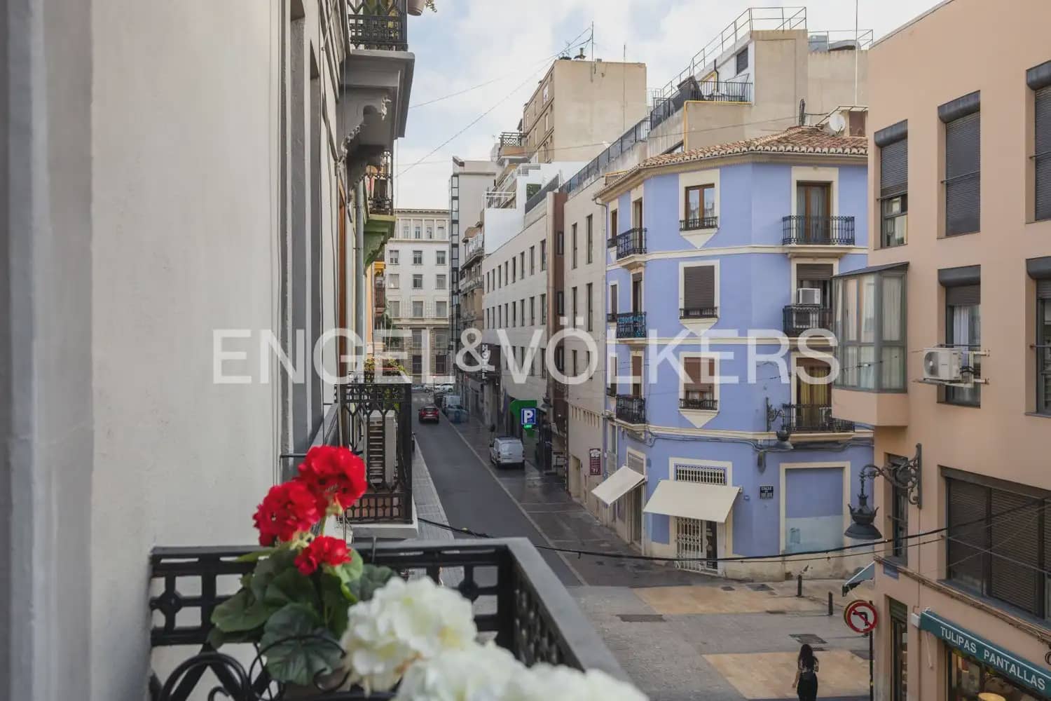 2 bedroom Flat for rent in Valencia city - € 1,800 (Ref: 10138758)
