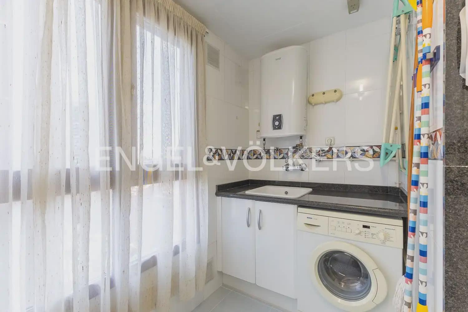 3 soverom Leilighet til salgs i Valencia by med svømmebasseng garasje - € 748 000 (Ref: 10138760)