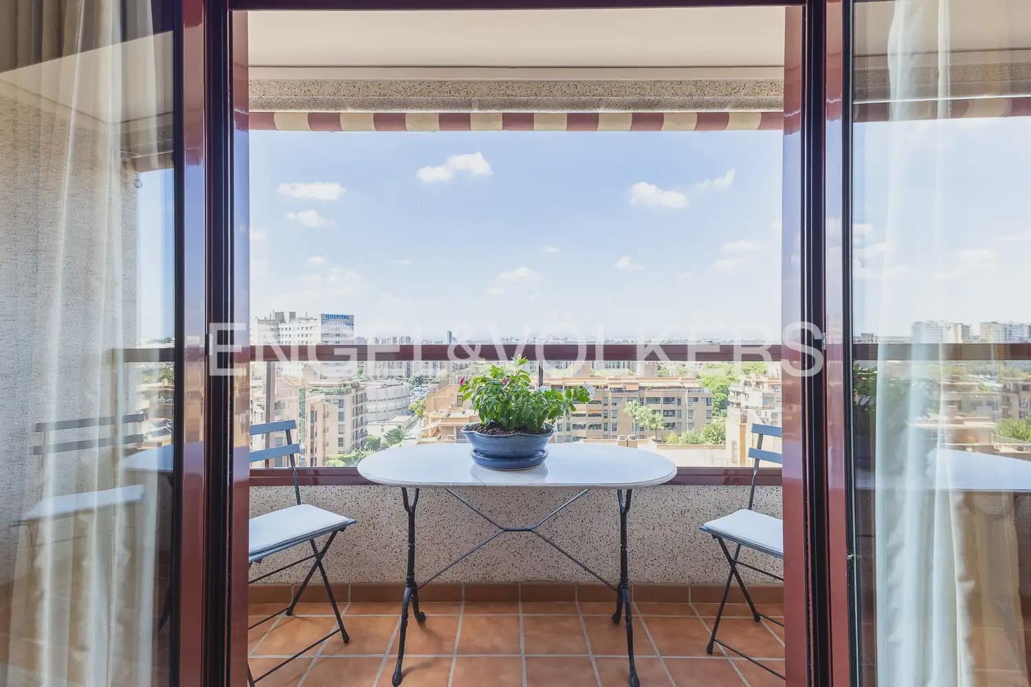 3 soverom Leilighet til salgs i Valencia by med svømmebasseng garasje - € 748 000 (Ref: 10138760)