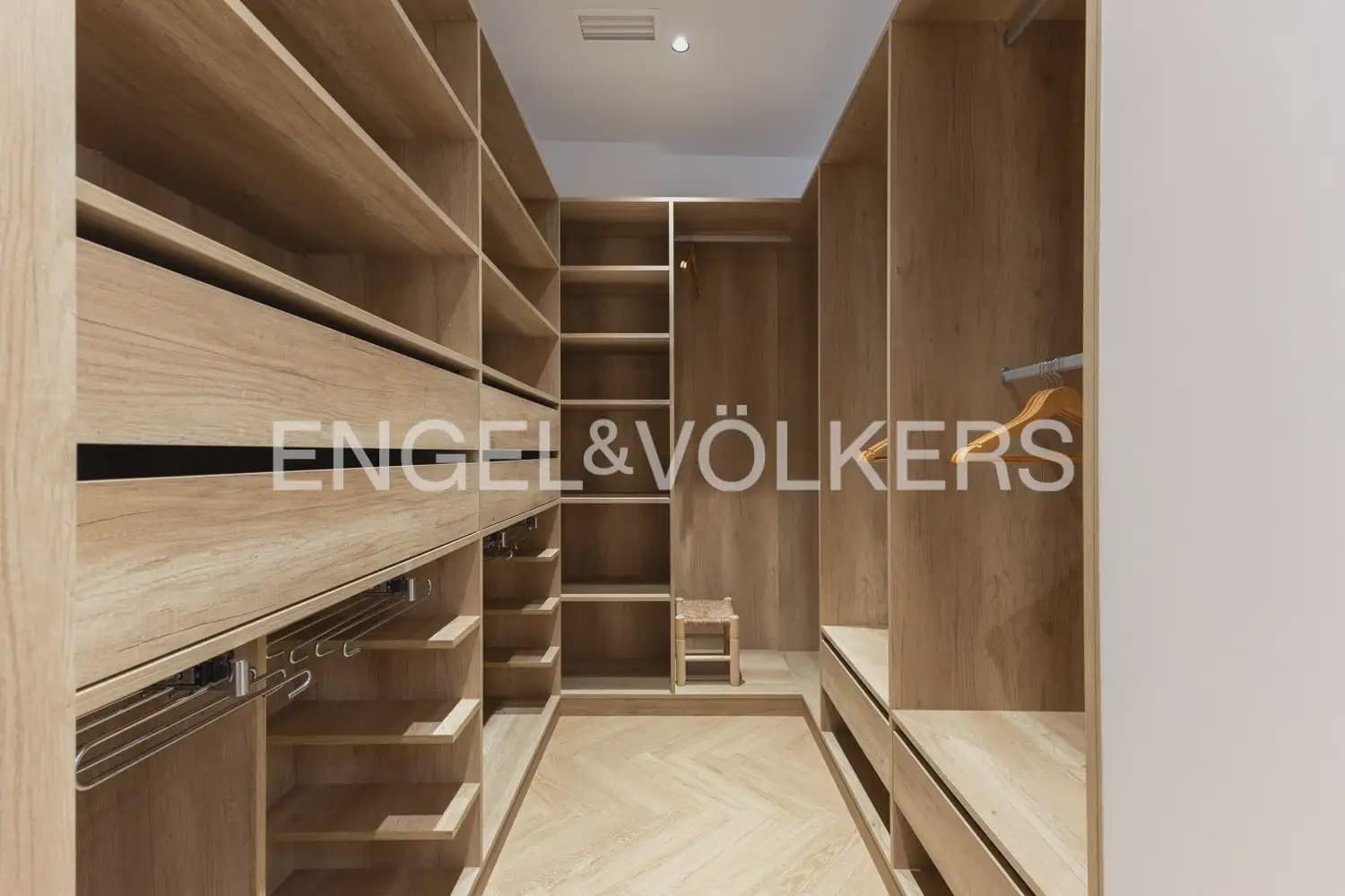 Piso de 4 habitaciones en València ciudad en alquiler - 4.300 € (Ref: 10138761)