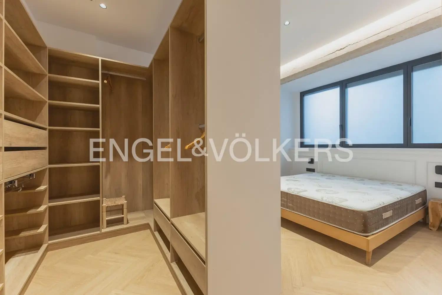 Piso de 4 habitaciones en València ciudad en alquiler - 4.300 € (Ref: 10138761)