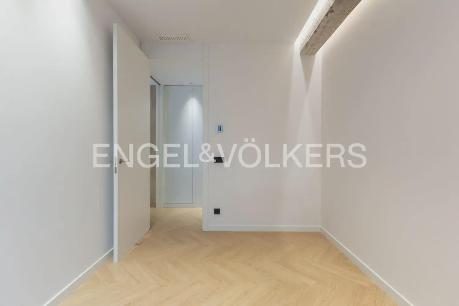Piso de 4 habitaciones en València ciudad en alquiler - 4.300 € (Ref: 10138761)