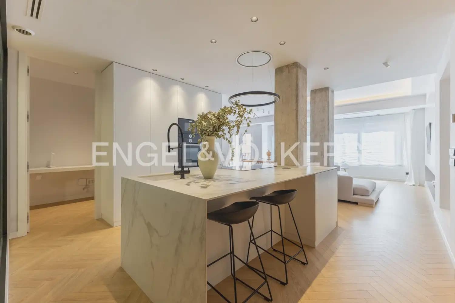 Piso de 4 habitaciones en València ciudad en alquiler - 4.300 € (Ref: 10138761)