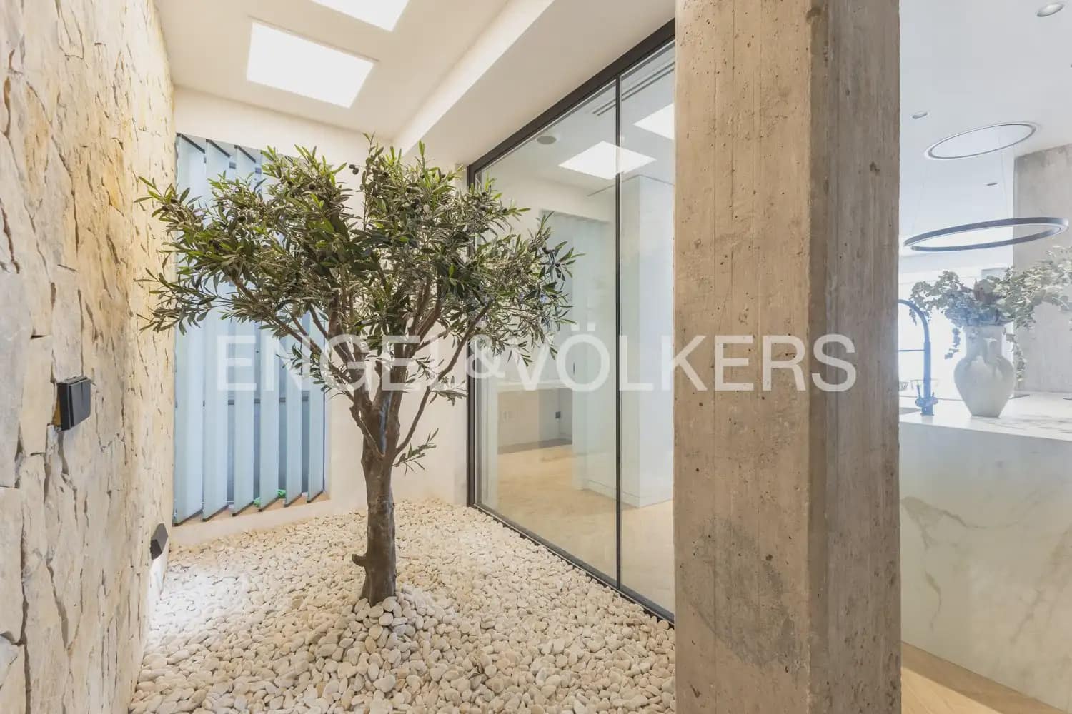 Piso de 4 habitaciones en València ciudad en alquiler - 4.300 € (Ref: 10138761)
