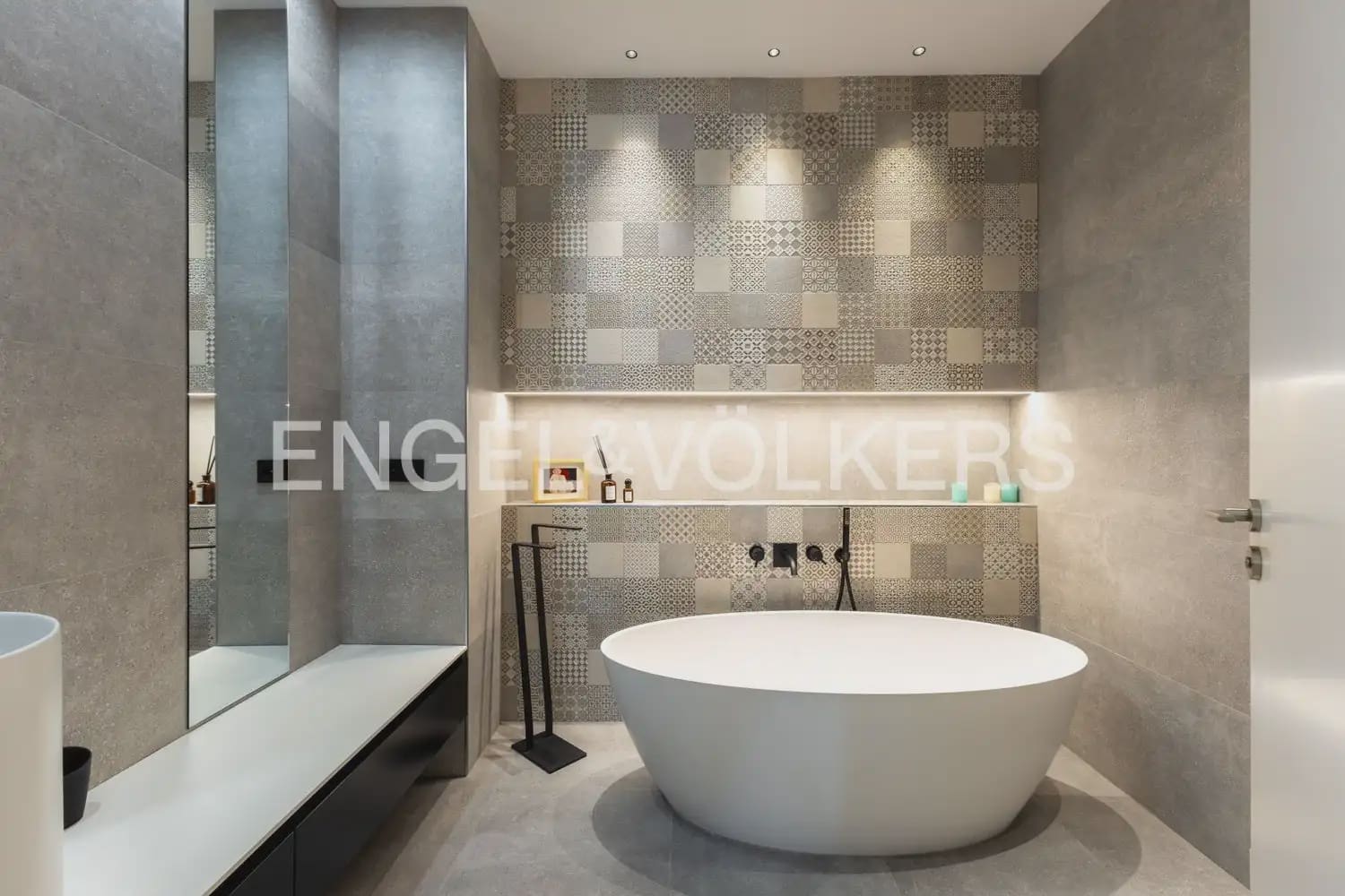 Piso de 4 habitaciones en València ciudad en alquiler - 4.300 € (Ref: 10138761)