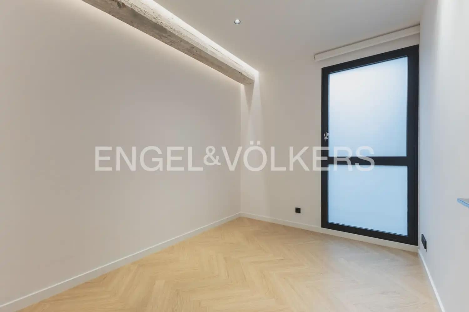 Piso de 4 habitaciones en València ciudad en alquiler - 4.300 € (Ref: 10138761)