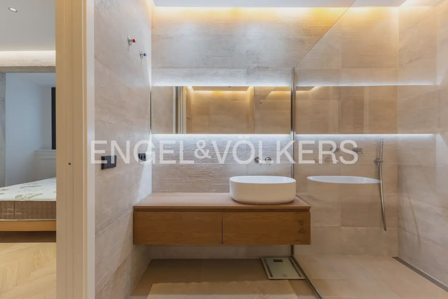 Piso de 4 habitaciones en València ciudad en alquiler - 4.300 € (Ref: 10138761)
