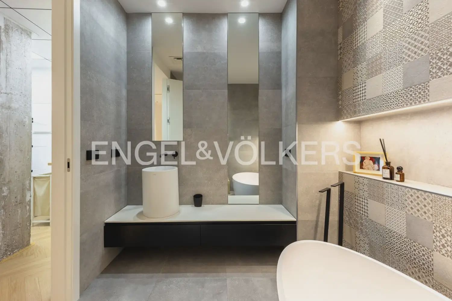 Piso de 4 habitaciones en València ciudad en alquiler - 4.300 € (Ref: 10138761)