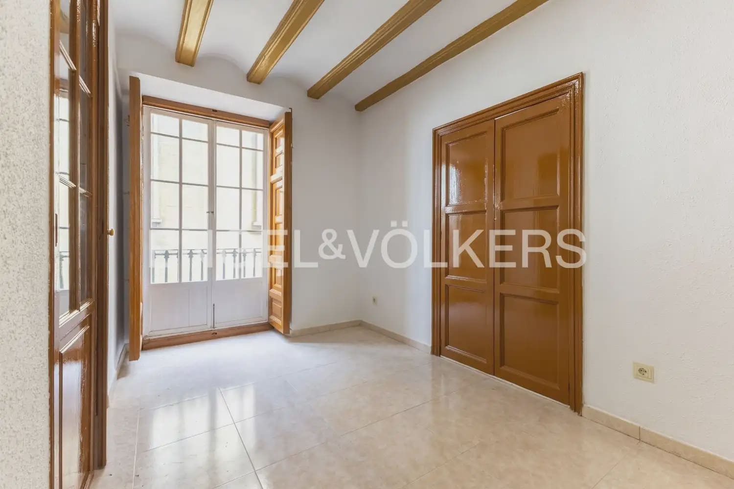 3 sovrum Lägenhet att hyra i Valencia stad - 1 300 € (Ref: 10138764)