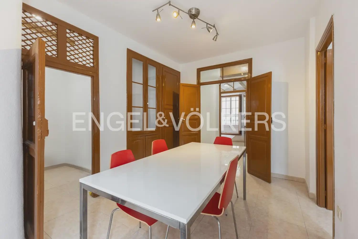 3 sovrum Lägenhet att hyra i Valencia stad - 1 300 € (Ref: 10138764)