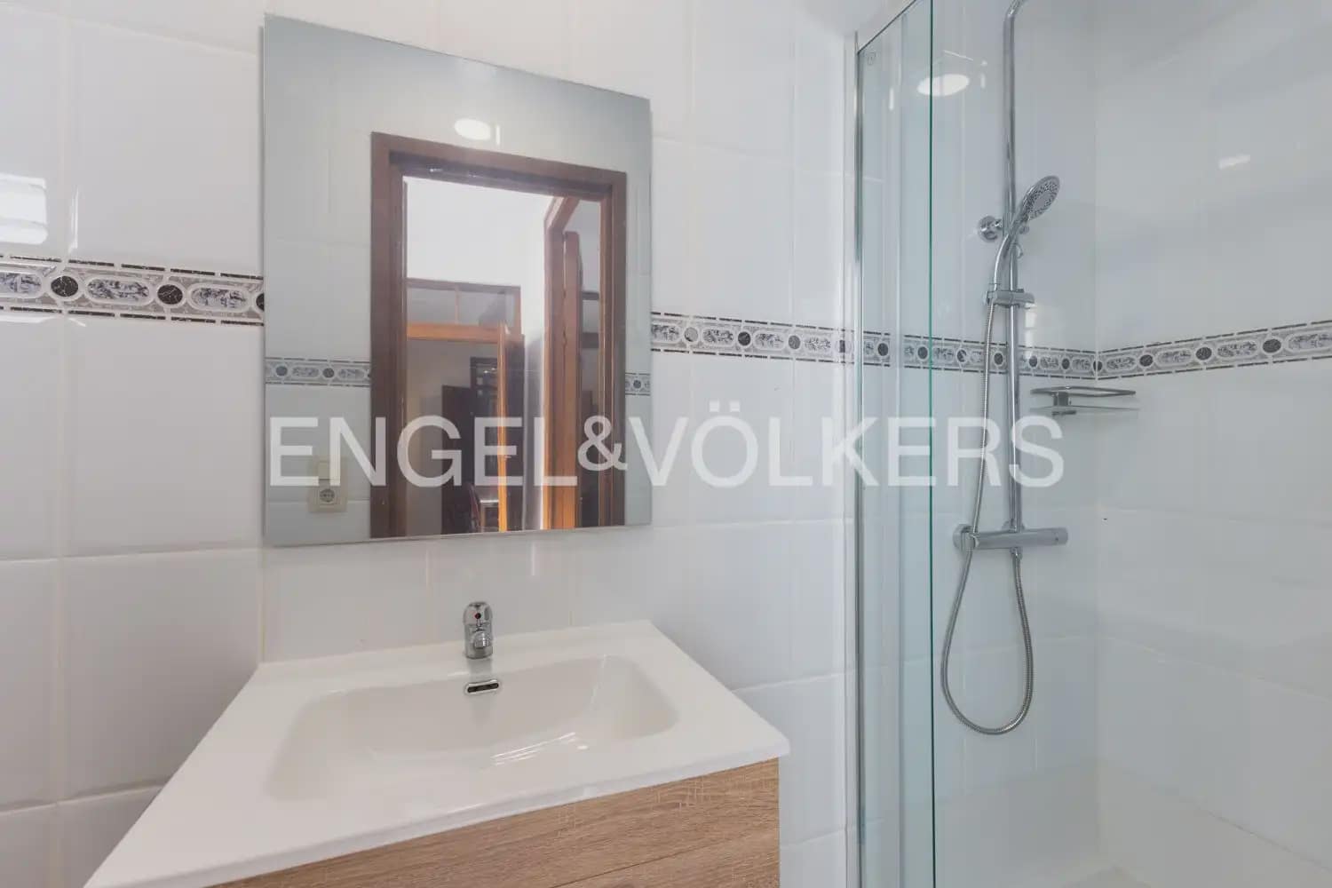 3 sovrum Lägenhet att hyra i Valencia stad - 1 300 € (Ref: 10138764)