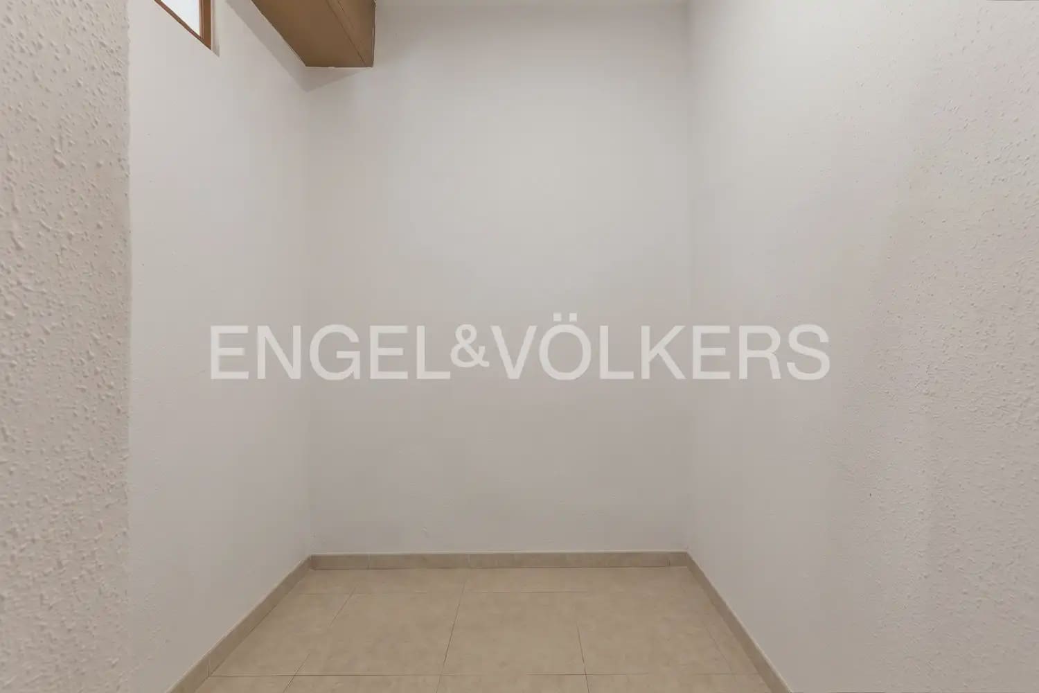 3 sovrum Lägenhet att hyra i Valencia stad - 1 300 € (Ref: 10138764)