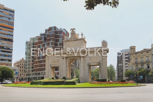 Piso de 4 habitaciones en Sant Francesc, València ciudad en alquiler - 5.100 € (Ref: 10138888)