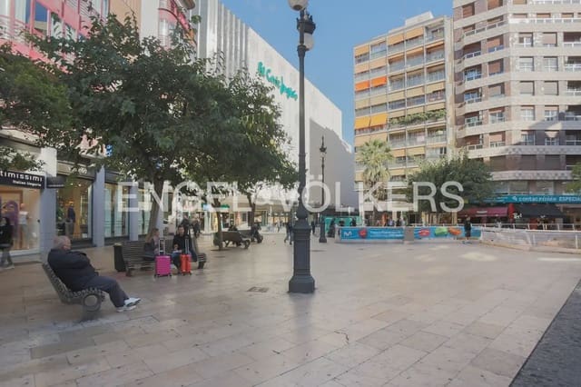 Piso de 4 habitaciones en Sant Francesc, València ciudad en alquiler - 5.100 € (Ref: 10138888)