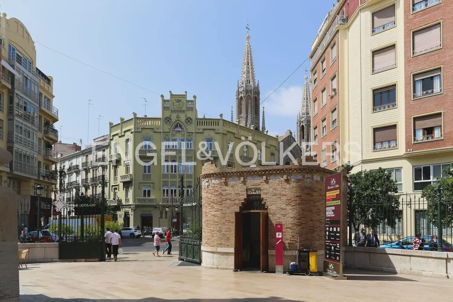 Piso de 4 habitaciones en València ciudad en alquiler - 5.100 € (Ref: 10138888)