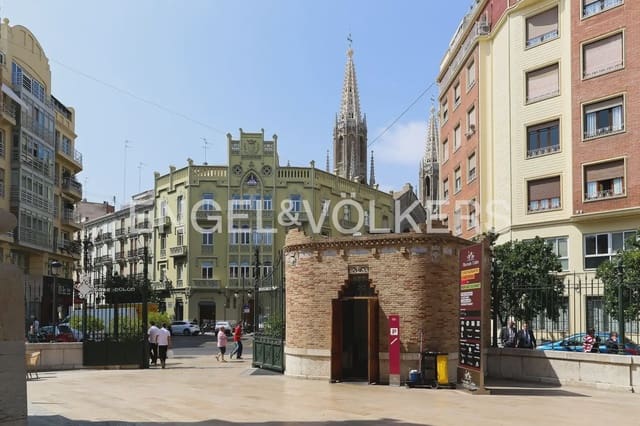 Piso de 4 habitaciones en Sant Francesc, València ciudad en alquiler - 5.100 € (Ref: 10138888)