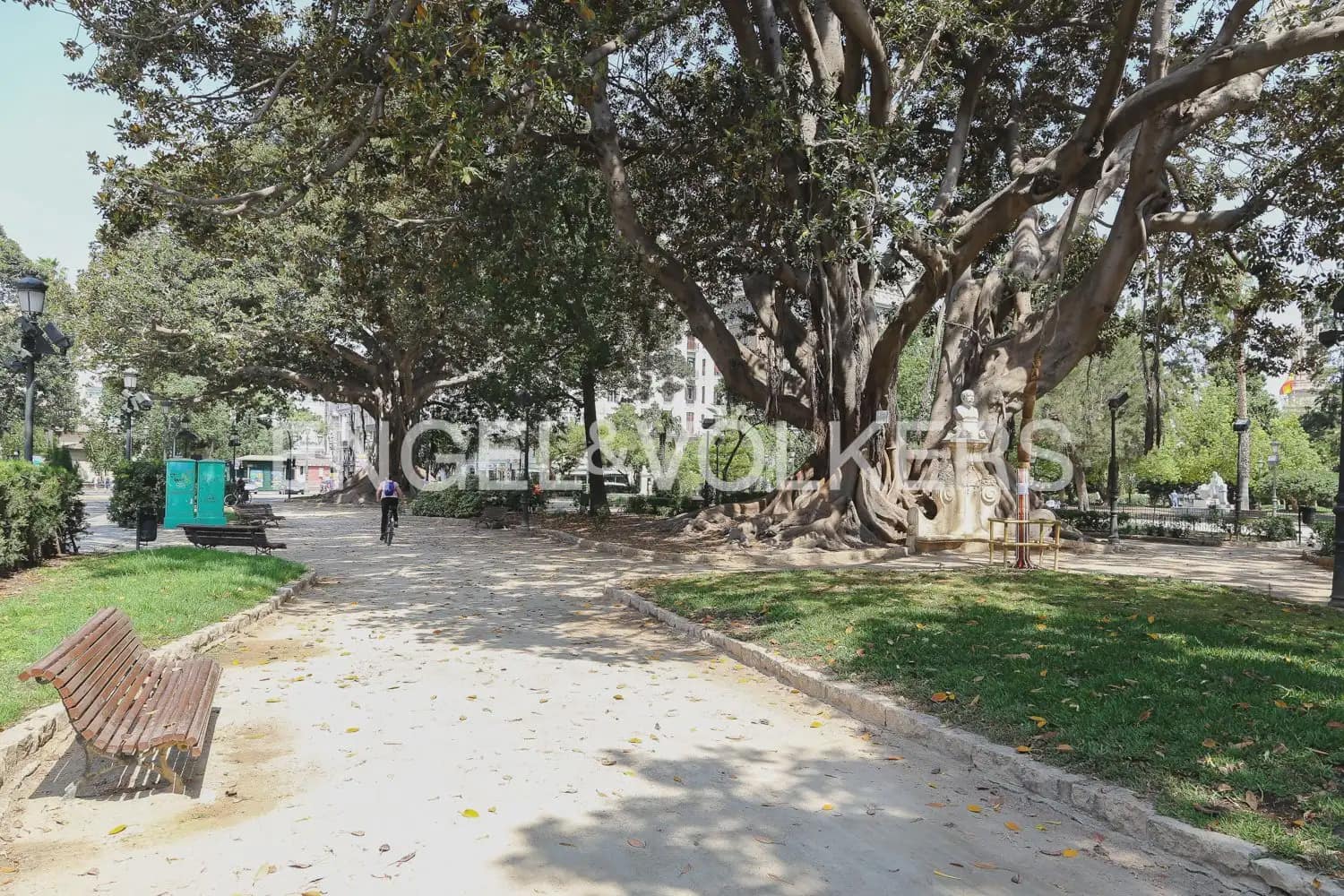 Piso de 4 habitaciones en València ciudad en alquiler - 5.100 € (Ref: 10138888)