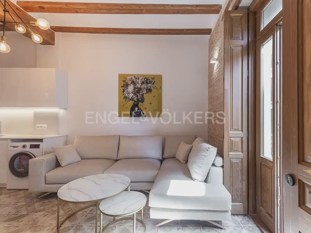 1 bedroom Flat for rent in Valencia city - € 1,400 (Ref: 10140133)