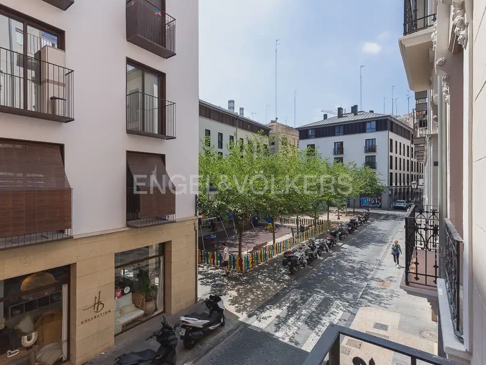 1 bedroom Flat for rent in Valencia city - € 1,400 (Ref: 10140133)