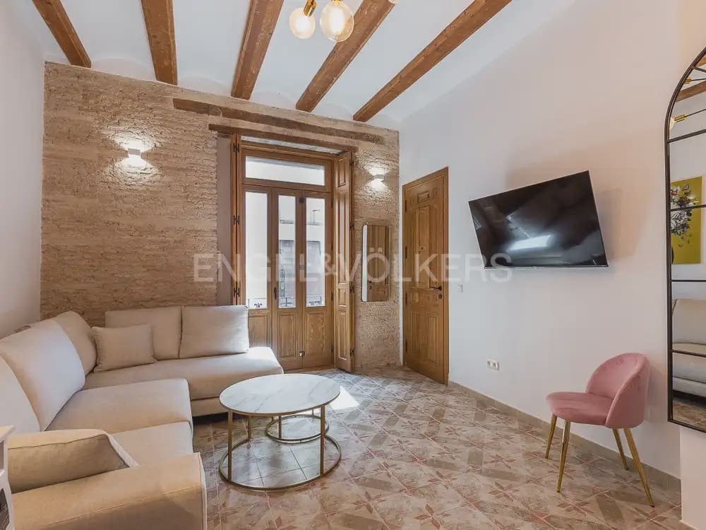 1 bedroom Flat for rent in Valencia city - € 1,400 (Ref: 10140133)
