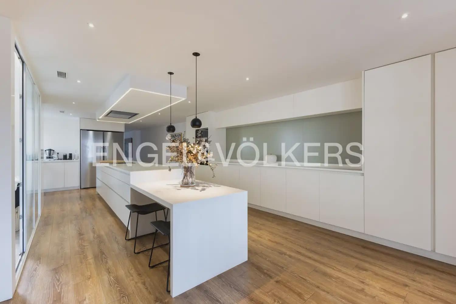 4 Zimmer Wohnung zu vermieten in Valencia Stadt mit Garage - 5.000 € (Ref: 10140134)