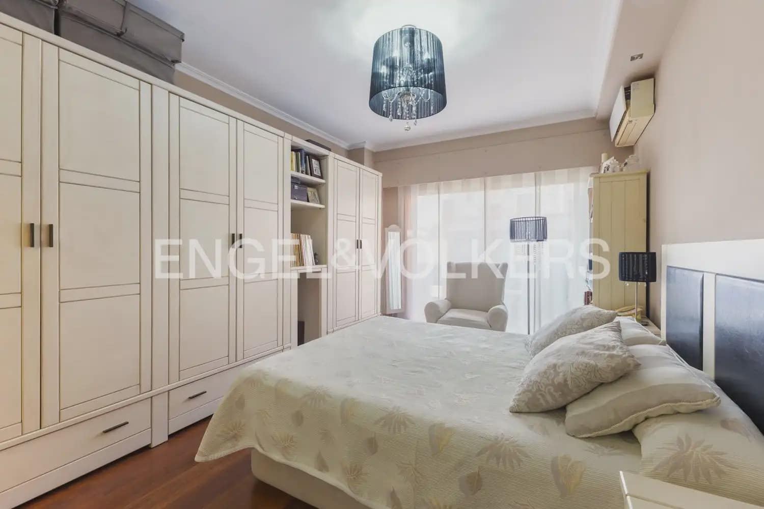 4 sovrum Lägenhet till salu i Valencia stad med garage - 1 200 000 € (Ref: 10140482)
