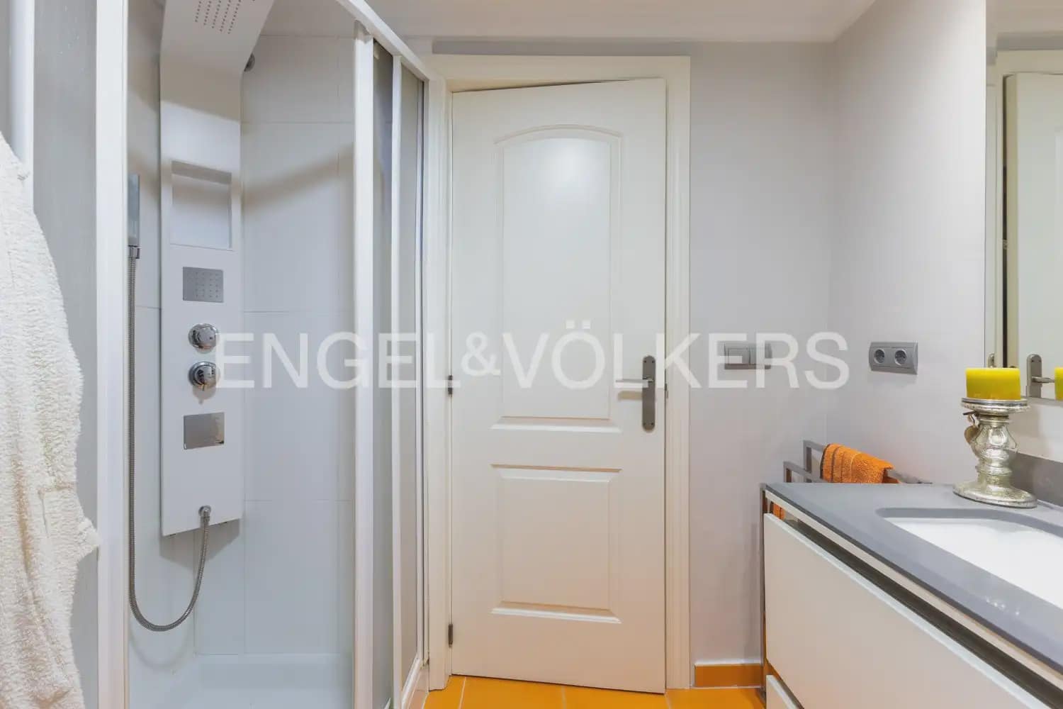4 sovrum Lägenhet till salu i Valencia stad med garage - 1 200 000 € (Ref: 10140482)